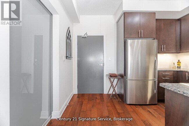 Photo - 3170 Erin Mills Pkwy Unit 401