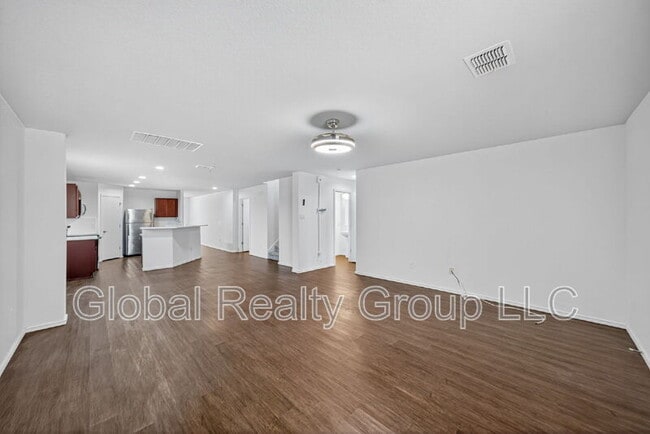 Photo - 7139 Quarter Moon