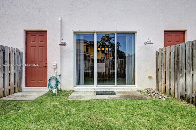 Photo - 2311 NE 42nd Cir