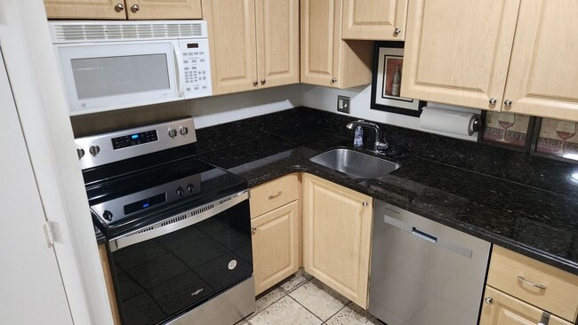 Photo - 4156 Inverrary Dr