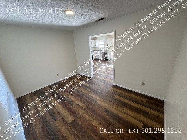 Photo - 6616 Delhaven Dr