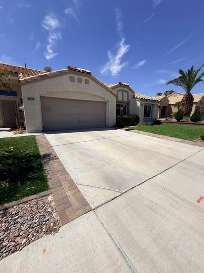 875 E Serpentina Ave