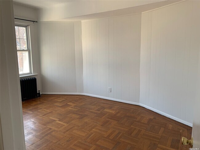 Photo - 1861 W 12th St