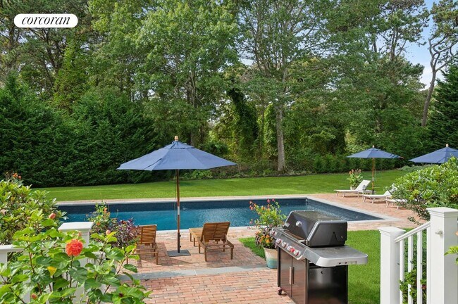 Photo - 270 Montauk Hwy