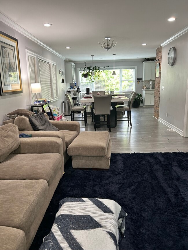 Photo - 226 Anderson Pl