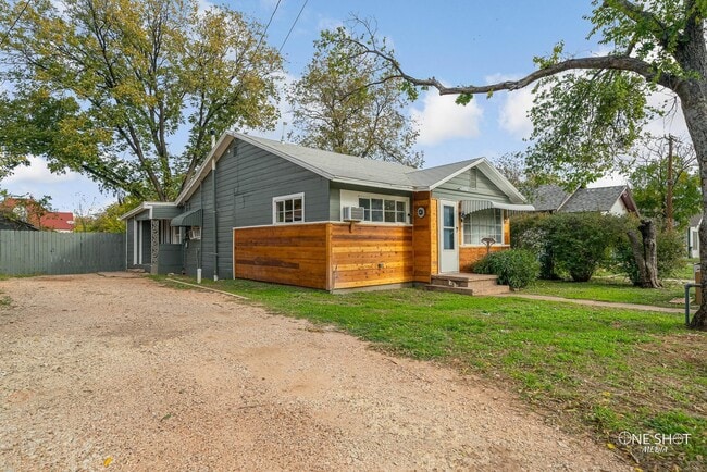Photo - 1110 S 15th St House