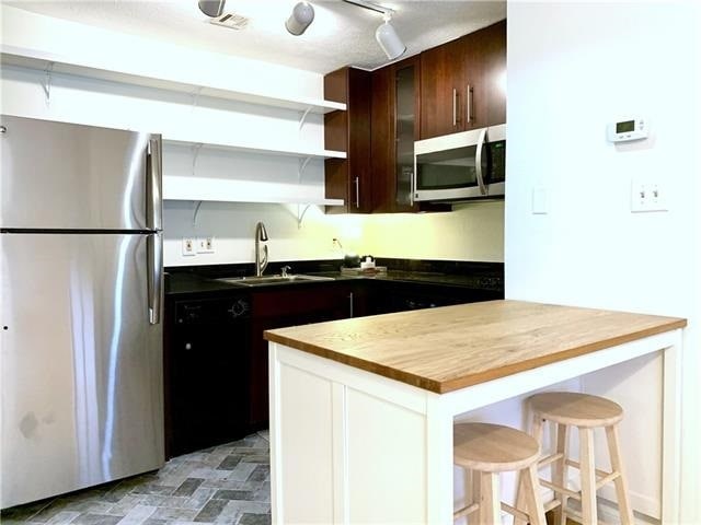 Kitchen - 420 Metairie-Hammond Hwy Unit 105