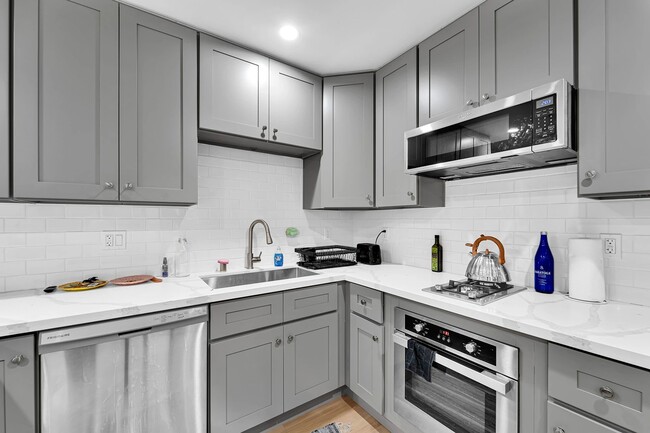 Photo - 1240 W 29th St Unit 9