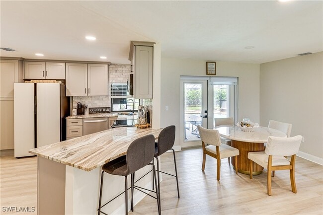 Photo - 6030 Perthshire Ln