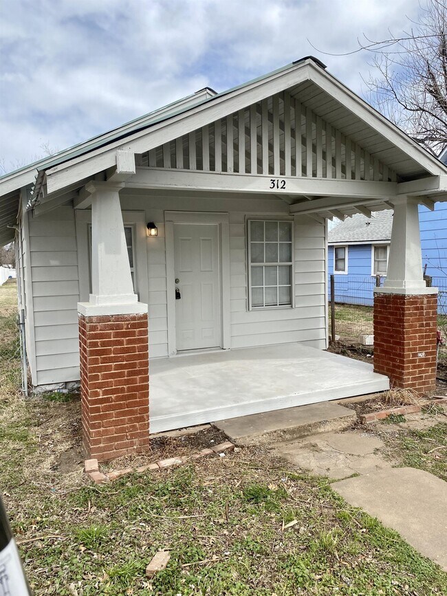 Photo - 312 W Monroe St