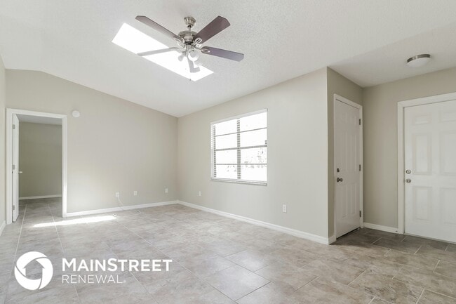 Photo - 1072 Genesee Ave SE