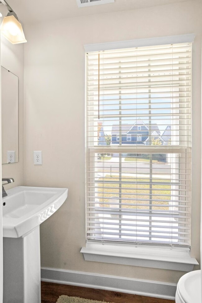 Photo - 8209 Warbler Wy