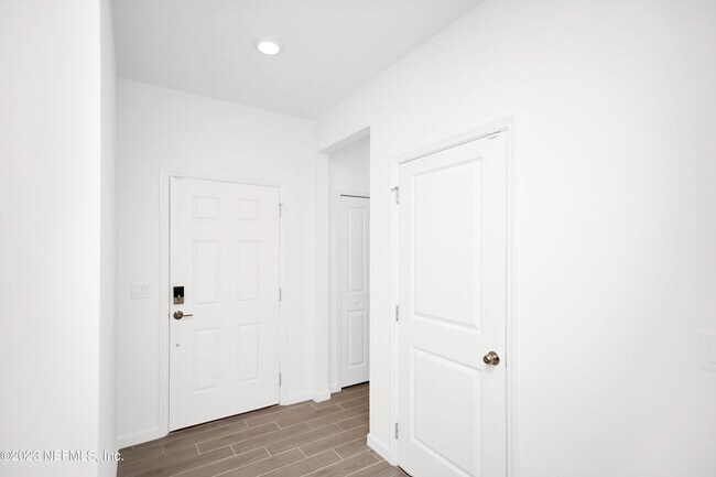 Photo - 348 Rosemont Dr