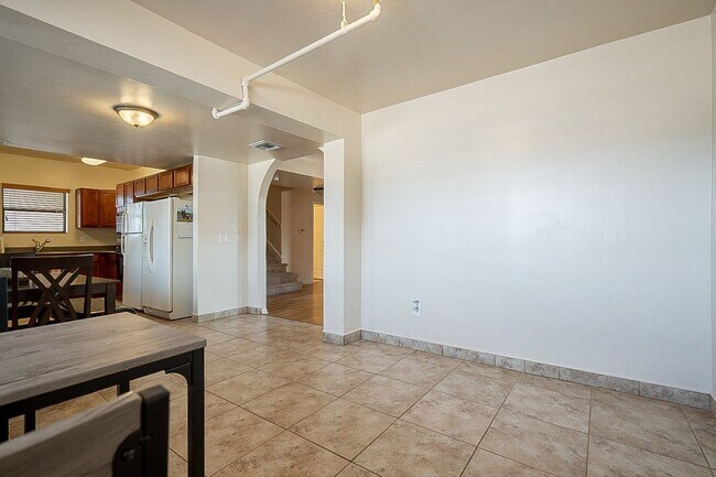 Photo - 928 E 6th St Unit 1