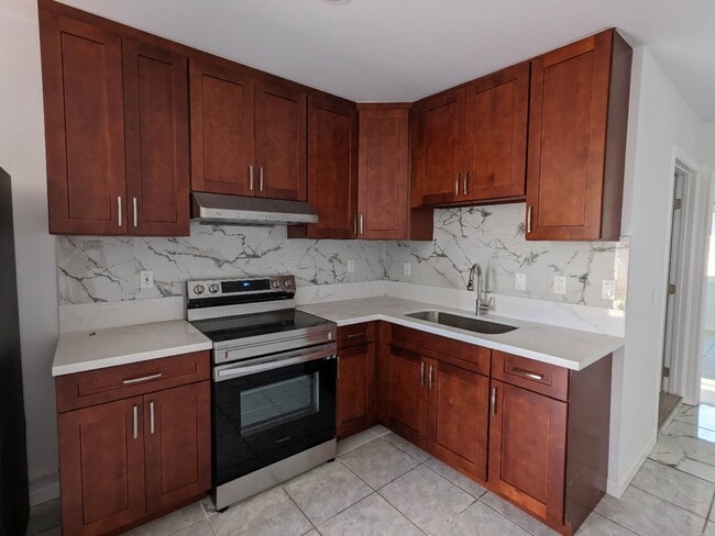 Kitchen - 99-741 Hulumanu St