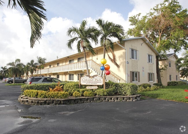 Colonial Park - Colonial Park Apartments