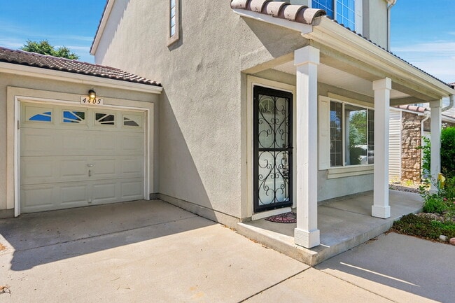 Photo - $2,540.95 with $300 off the first month's rent, 3 Beds - 1 Bath, Single Family Home in Denver wit...