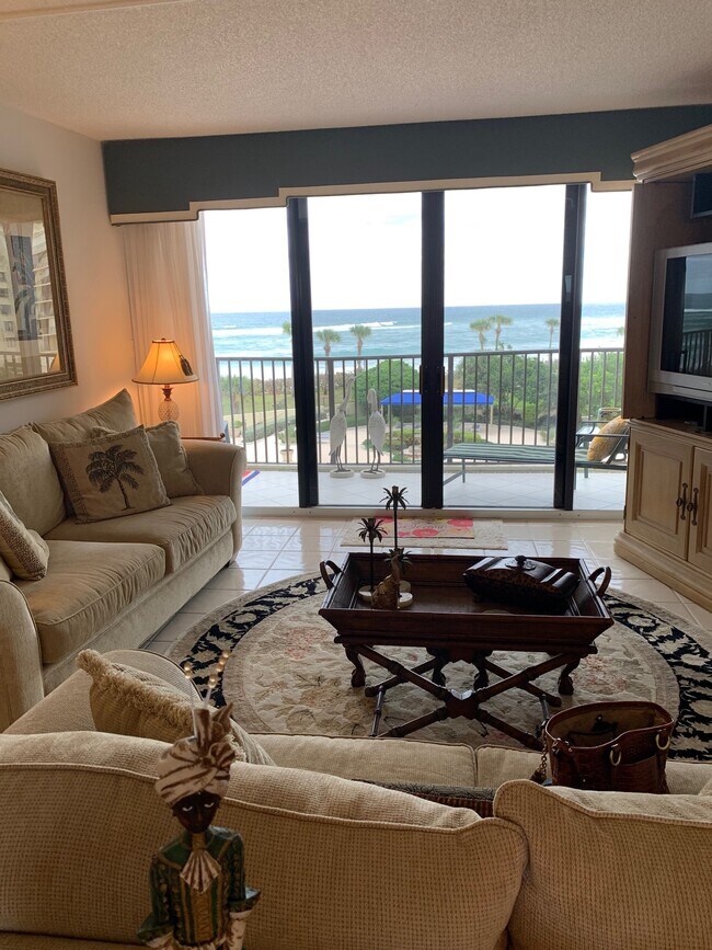 LIVING ROOM - 200 Ocean Trail Way