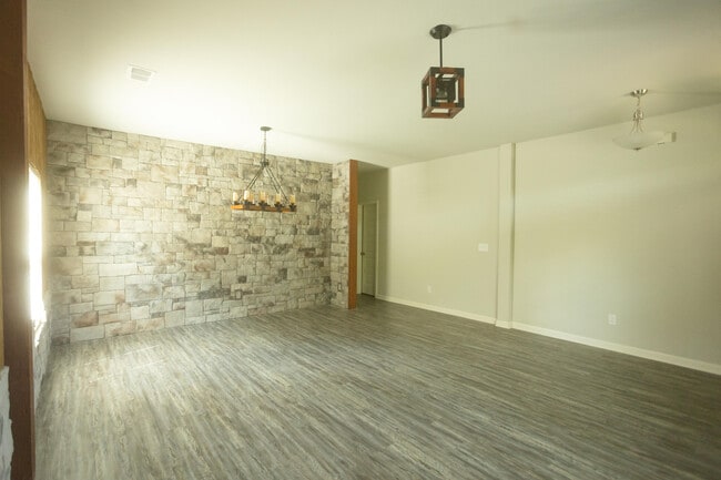 Photo - 1115 Dietrich Ln