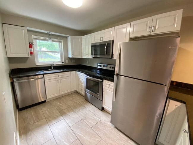 Building Photo - 7401-7403 Brighton Rd - (23221) Unit 7401 Brighton Rental