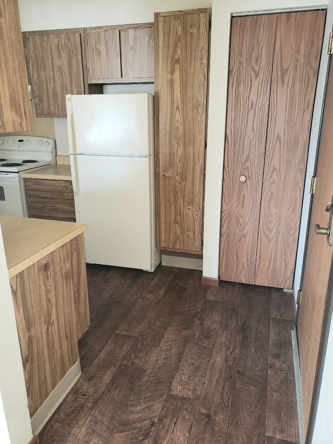 Photo - Parkview Apartments