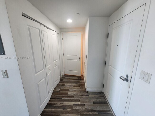 Photo - 1250 S Miami Ave Unidad 909