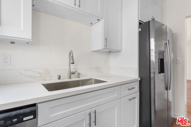 Photo - 1154 Cochran Ave