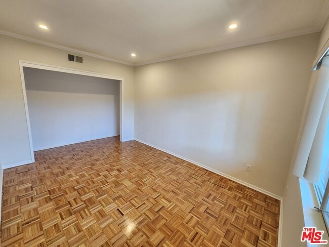 Photo - 6342 Morse Ave Unit 309