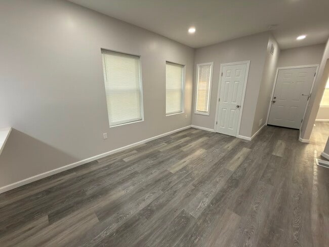 Photo - 77 Madison Ave Unidad 1st FL