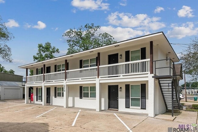 Building Photo - 212 Centerville St NE Unit 4