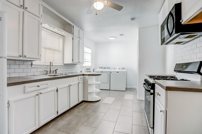 Photo - 3446 Blodgett St