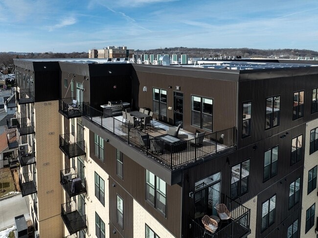 Photo - 28 7th St NE