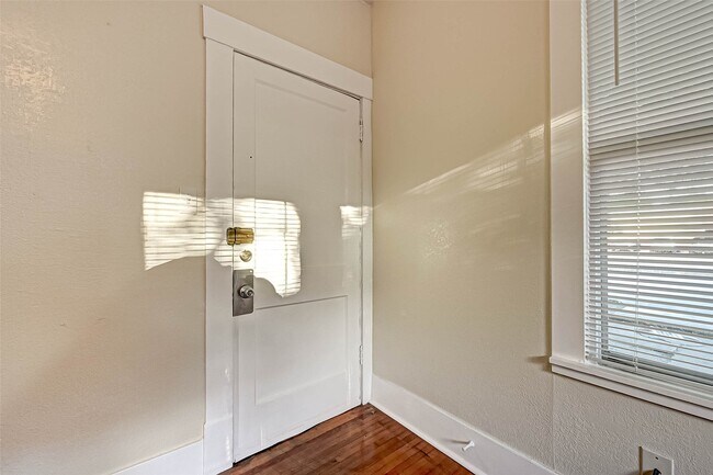 Photo - 1748 Richmond Ave Unit 4