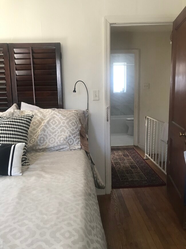 Photo - 3121 Lyndale Pl SE