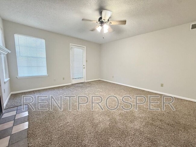 Photo - 4301 Lizshire Ln Unit C105