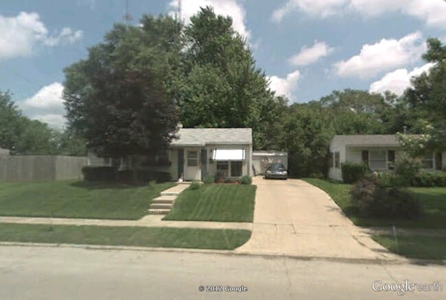Building Photo - 2503 Sequoya Dr