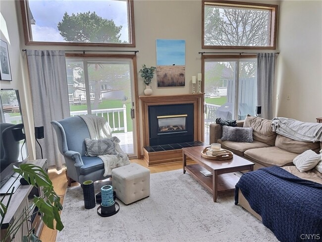 Photo - 61 Midlake Cir