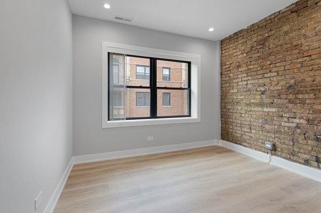 Building Photo - 1604 W Juneway Ter