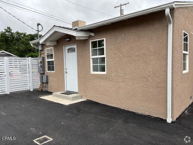 Building Photo - 10029 Marcus Ave Rental