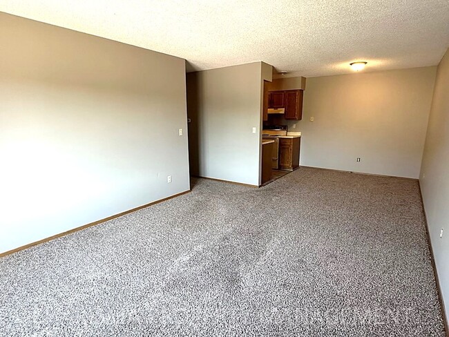 Photo - NEWLY UPDATED 2 BD, 1 BA NEAR DOWNTOWN SIO... Apartment Unit 809 W 10th St #7