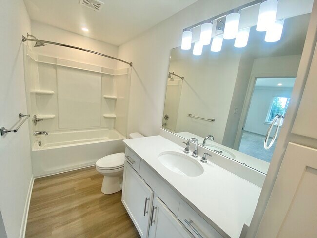 Photo - Peakland Apartments