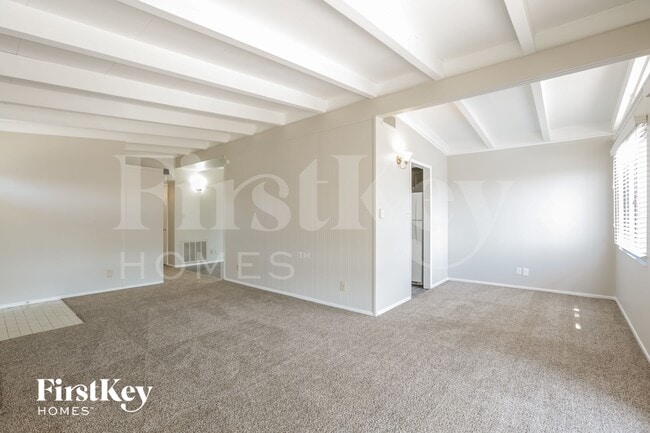 Photo - 333 S Mallard St