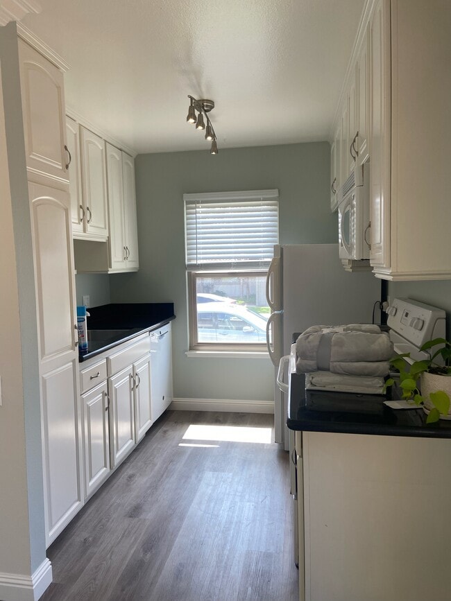 Photo - 2196 Dawn Ct Townhome