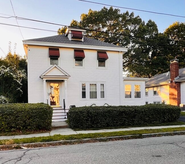 Building Photo - 164 E Elm Ave Unit 2