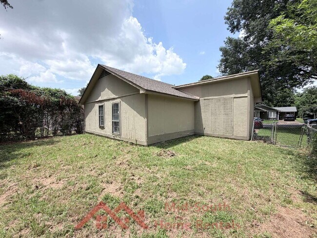 Photo - 4505 Villagreen Dr