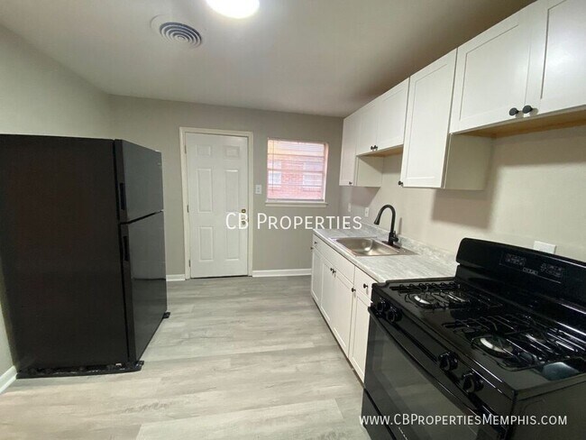 Photo - 1608 Oakwood St