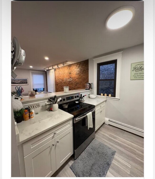 Photo - Beautiful 1.5 bedroom in Brighton…. DON’T MISS OUT!!!!