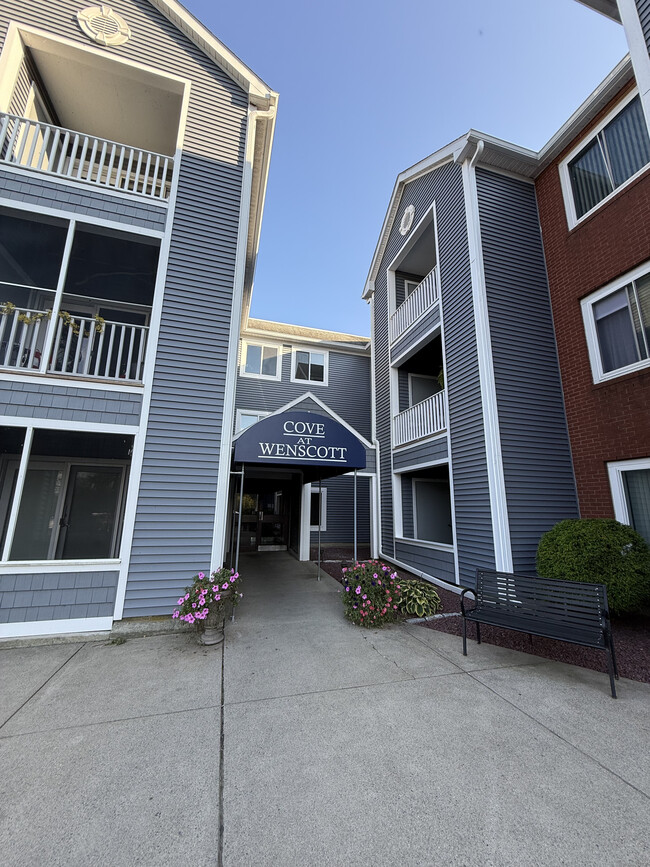 Photo - 1800 Douglas Ave Unidad 104