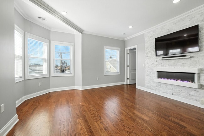 Photo - 159 Elm St Unit 2