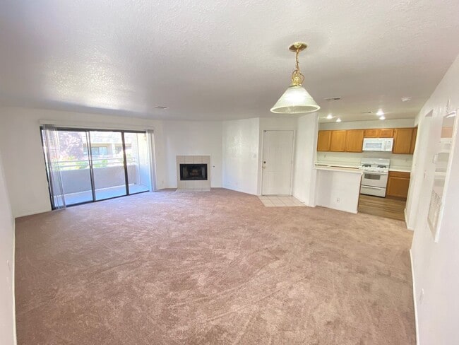 Photo - Charming 1 Bed/1Bath  2-Story Condo nestled in this Beautifully Gated Community in Spring Valley! Unidad 105